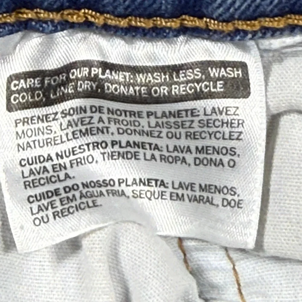 Levis High Waisted Straight Leg Light Wash Distressed Raw Hem Jeans Blue‎ 25